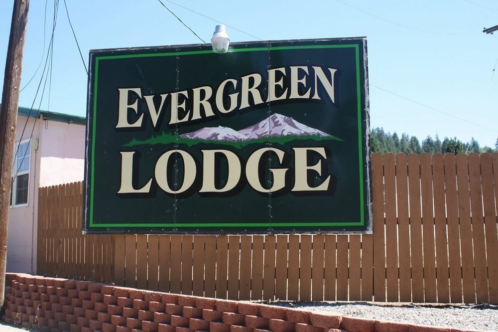 Evergreen Lodge เมาท์แชสตา ภายนอก รูปภาพ